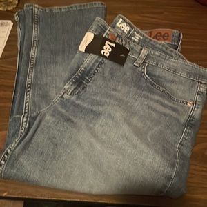 Pair of brand new women’s blue jean Lee size 18 Carpi.